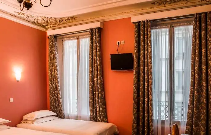 Des 3 Nations Отель 2*