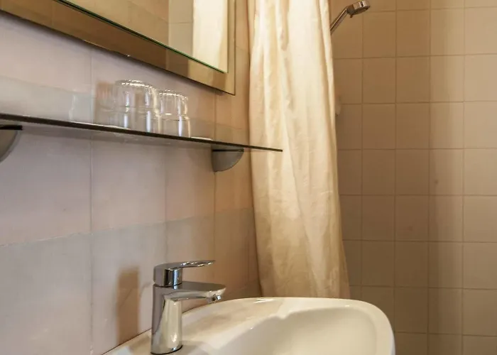 Отель Des 3 Nations Париж