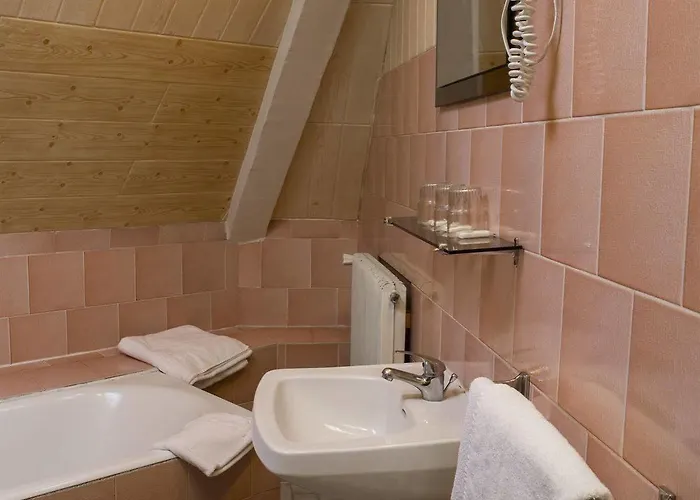 Отель Des 3 Nations Париж