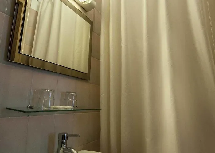 Отель Des 3 Nations Париж