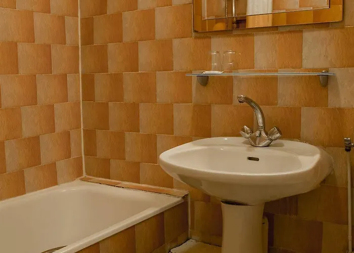 Des 3 Nations Отель 2*