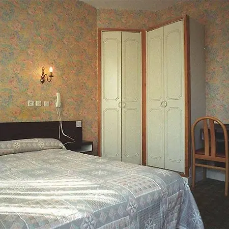 Des 3 Nations Hotel 2*